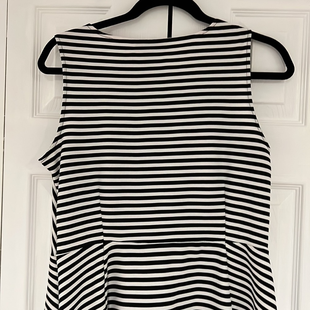 Black and White Stripe flare dress Size Large - Picture 6 of 7